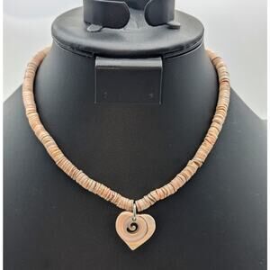 Vintage Cream Beige White Heishi Bead W/ Heart Shell Pendant 16" Choker Necklace